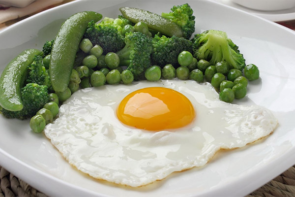 هل من الممكن تناول البيض المقلي مع خسارة الوزن